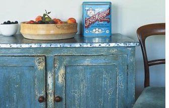 découvrez comment créer un effet vieilli sur vos meubles en bois grâce à nos conseils pratiques et astuces. transformez vos pièces avec une touche vintage et donnez une nouvelle vie à votre mobilier !