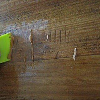 découvrez des astuces et techniques pour réparer vos meubles en bois facilement et efficacement. redonnez vie à vos meubles abîmés grâce à nos conseils pratiques et adaptés à tous les niveaux de bricolage.